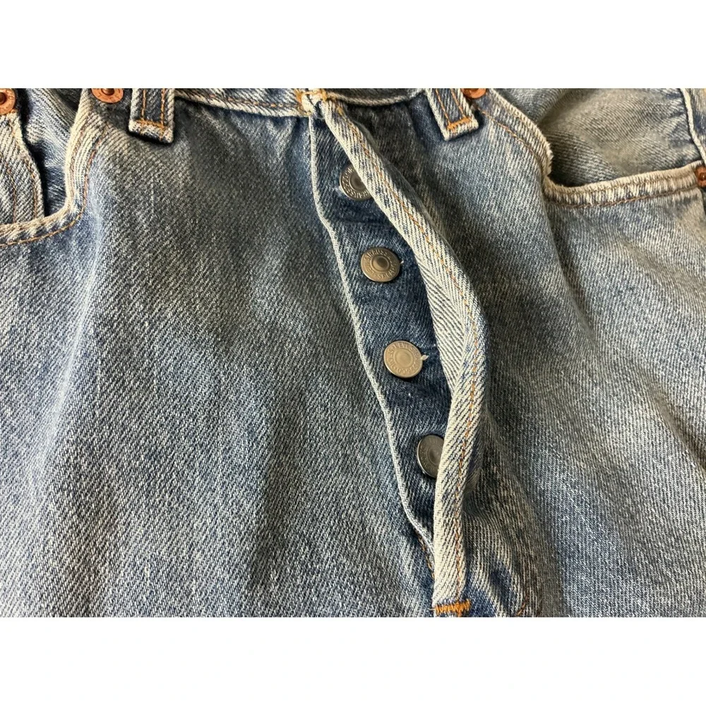 Levi's 501 Button Fly Jeans Women's W31 L30 Medium Wash‎ Straight Leg Denim - Picture 3 of 6